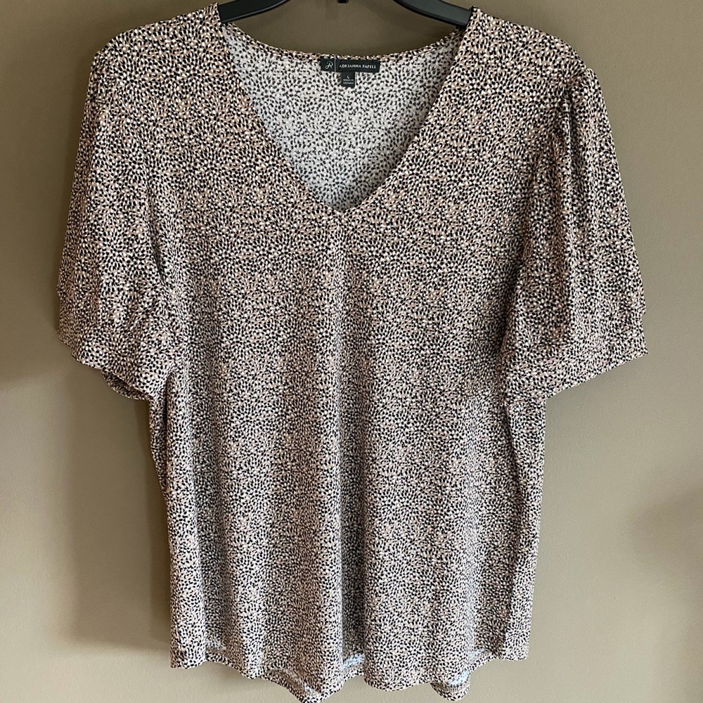 Adrianna Papell Black and Tan Short Sleeve Top